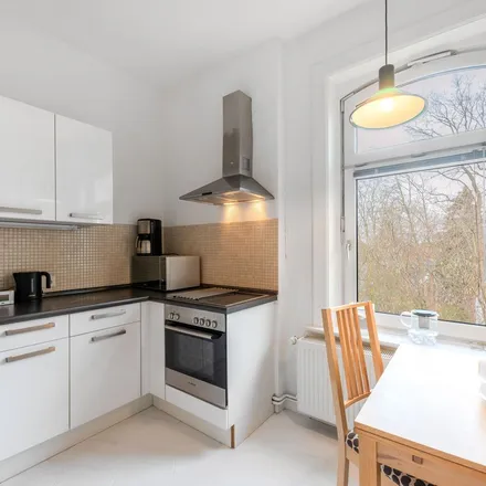 Rent this 3 bed apartment on Simrockstraße 40 in 22587 Hamburg, Germany
