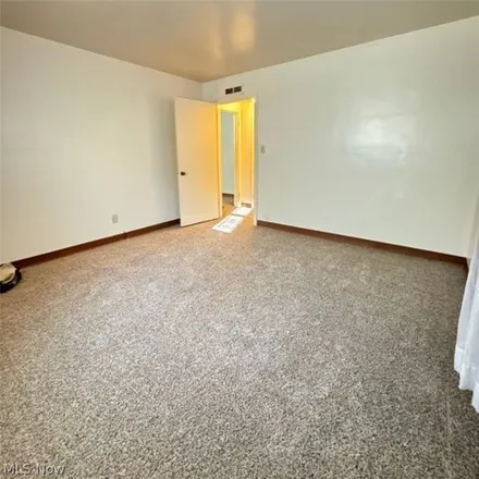 Image 7 - Warrensville Center Road, Shaker Heights, OH 44128, USA - Apartment for rent