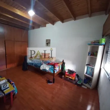 Rent this 2 bed house on Avenida General Mosconi in Quilmes Oeste, 1779 Quilmes