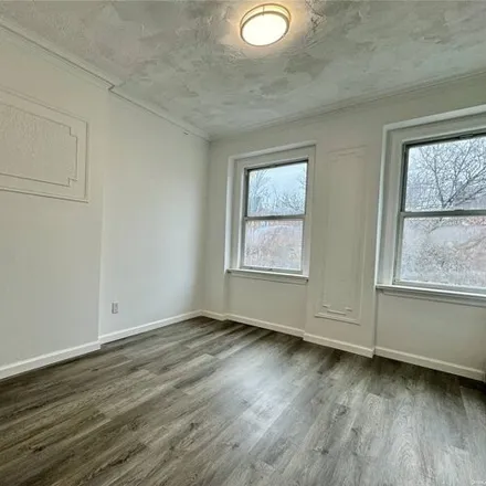 Image 6 - 50-50 67th Street, New York, NY 11377, USA - Apartment for rent