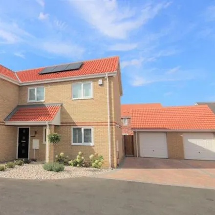 Buy this 4 bed house on unnamed road in Bradwell, NR31 8TQ