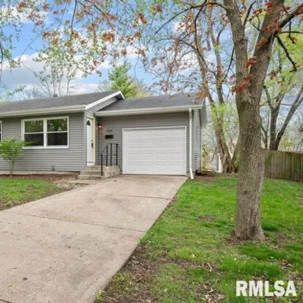 Buy this 4 bed house on 3031 South Hampton Drive in Pleasant Valley Township, Bettendorf