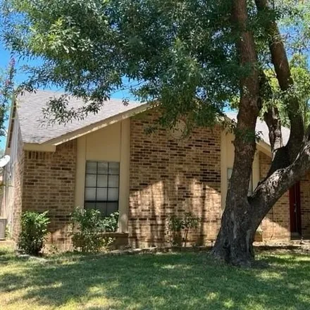Rent this 3 bed house on 185 Kingsbridge Drive in Garland, TX 75040