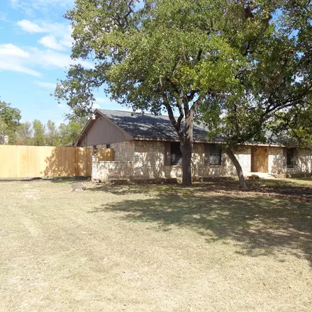 Image 2 - 145 Oak Wood Road East, Kerr County, TX 78028, USA - House for sale