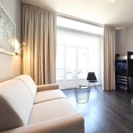 Rent this 4 bed apartment on 28 Rue Lamartine in 06000 Nice, France