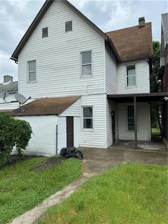 Buy this studio house on 574 Pittsburgh Street in North Manor, Connellsville