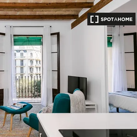 Rent this 2 bed apartment on Carrer del Comte Borrell in 111, 113