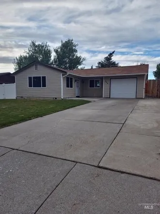 Buy this 3 bed house on 898 19th Avenue East in Jerome, ID 83338