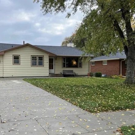 Buy this 3 bed house on 1068 Oswego Avenue in Hastings, NE 68901