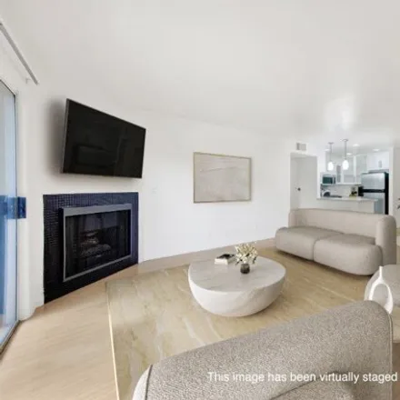 Image 5 - 13283 Kling Street, Los Angeles, CA 91423, USA - Condo for sale