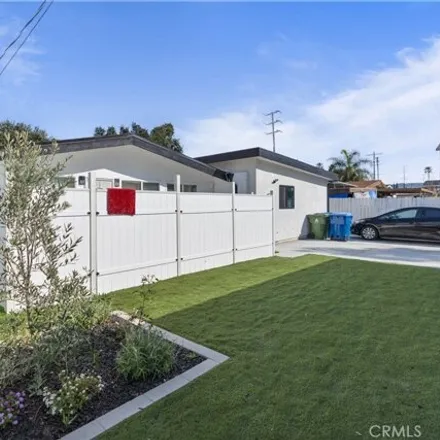 Image 7 - Alley ‎89170, Los Angeles, CA 91335, USA - House for sale
