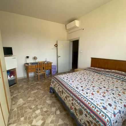 Rent this 3 bed apartment on Via Aurelio Saffi in 10g, 40122 Bologna BO