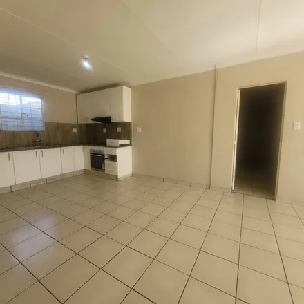 Image 9 - Level Street, Wentworth Park, Krugersdorp, 1739, South Africa - Apartment for rent