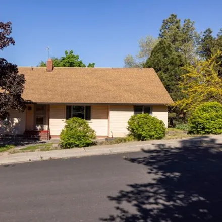 Buy this 3 bed house on 387 Addison Street in Klamath Falls, OR 97601