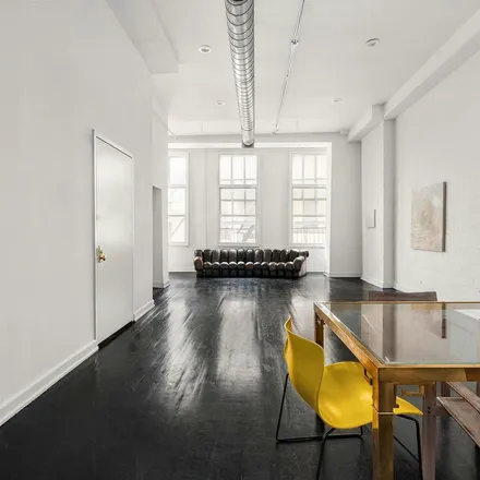 Rent this 3 bed apartment on 111 Reade Street in New York, NY 10013