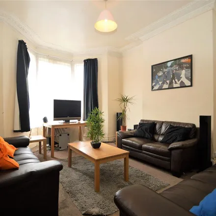 Rent this 7 bed apartment on Woodmancote Villa in York Avenue, Bristol
