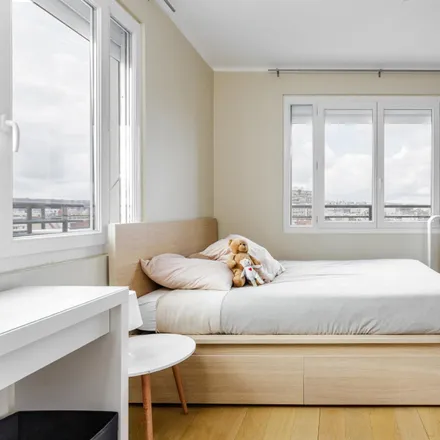 Rent this 1 bed apartment on 70 Route de la Reine in 92100 Boulogne-Billancourt, France