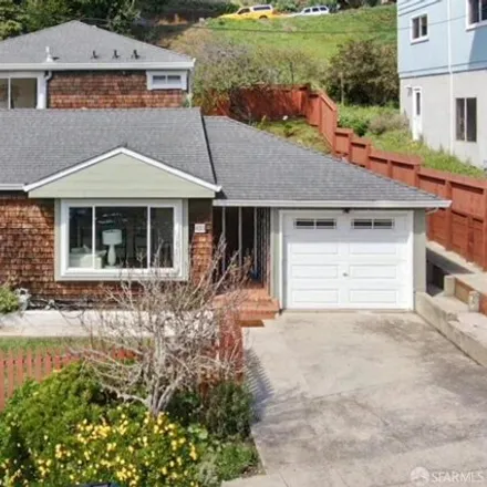 Buy this 3 bed house on 427 Pacific Avenue in Pacifica, CA 94044