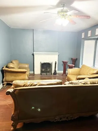 Image 2 - 1140 Scurry Street, Big Spring, TX 79720, USA - House for sale