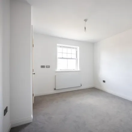 Image 4 - Roman Road, Mountnessing, CM15 0UD, United Kingdom - Apartment for rent