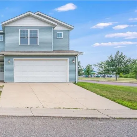 Buy this 3 bed house on 101 Oriole Path in Mankato, Minnesota