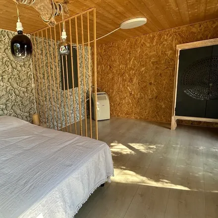 Rent this 3 bed house on 83740 La Cadière-d'Azur