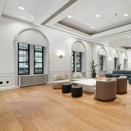 Rent this 6 bed apartment on 525 Lexington Avenue in New York, New York 10017