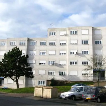 Rent this 3 bed apartment on 26 Chemin du Briou in 18100 Vierzon, France