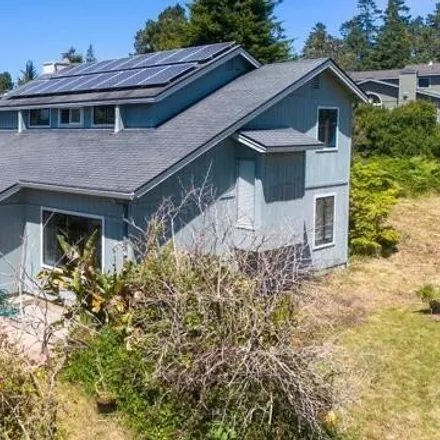 Image 2 - 45170 Fern Drive, Mendocino County, CA 95460, USA - House for sale