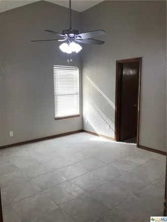 Image 7 - 109 Twin Oak Road, Seguin, TX 78155, USA - House for rent