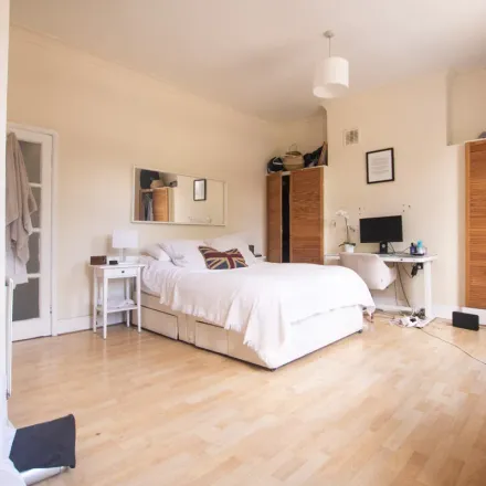 Rent this 2 bed apartment on Dirty Burger in Arch 54 South Lambeth Road, London