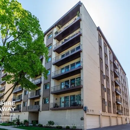 Buy this 2 bed condo on Circle Avenue in Forest Park, Proviso Township