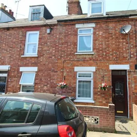 Buy this 3 bed townhouse on Sidney Road in Woodford Halse, NN11 3RR
