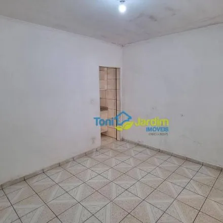 Rent this 2 bed house on Rua dos Congregados in Jardim Santo Antônio, Santo André - SP