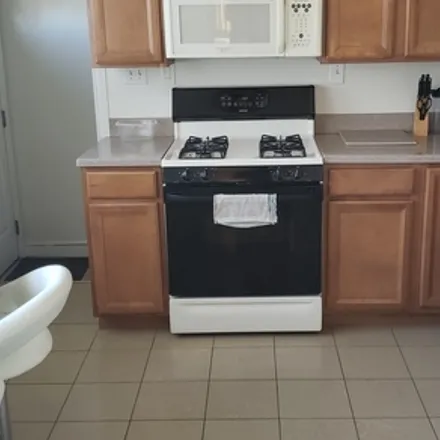 Image 3 - 29th Place  Temple Hills Maryland - House for rent