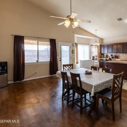 Image 7 - 742 Phil Hansen Drive, Polkinghorn Addition Colonia, Canutillo, TX 79835, USA - House for sale