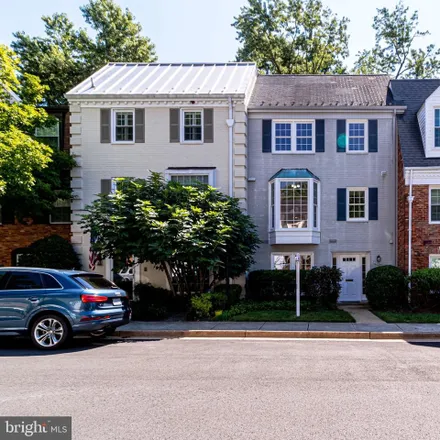 Rent this 4 bed townhouse on 1101 Wimbledon Drive in Ingleside, McLean