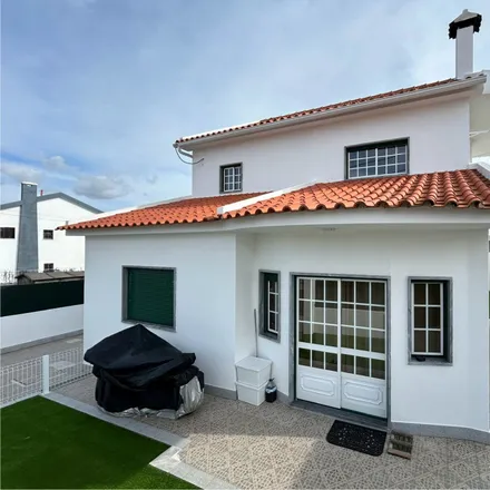 Rent this 1 bed apartment on Rua pedro Soares in 2820-302 Almada, Portugal