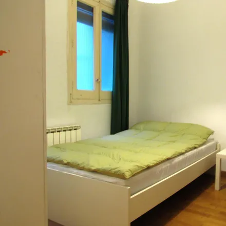 Image 9 - Paseo de la Infanta Isabel, 23, 28014 Madrid, Spain - Apartment for rent