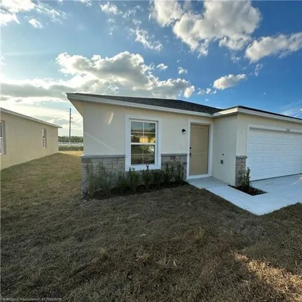 Rent this 3 bed house on 1529 Stone Ridge Circle in Sebring, FL 33870