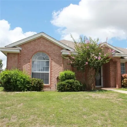 Rent this 3 bed house on 10310 Castle Drive in Frisco, TX 75035