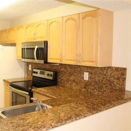 Image 5 - 1410 Fairway Road, Pembroke Pines, FL 33026, USA - Townhouse for rent