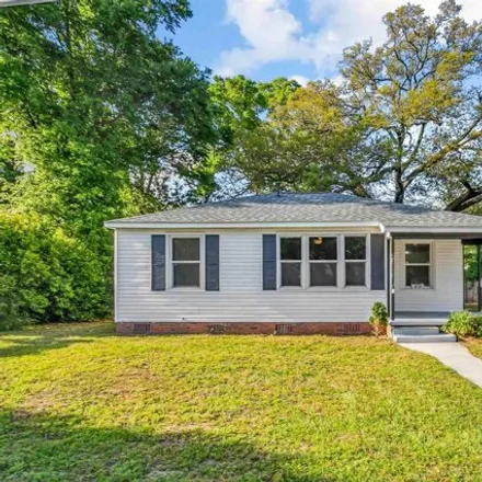 Buy this 2 bed house on 3710 West Jackson Street in Pensacola, FL 32505