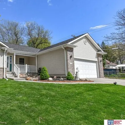 Image 2 - 1464 North 69th Street, Lincoln, NE 68505, USA - House for sale