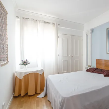 Rent this 4 bed room on O Pregoeiro de Carnide in Travessa do Pregoeiro, 1600-587 Lisbon