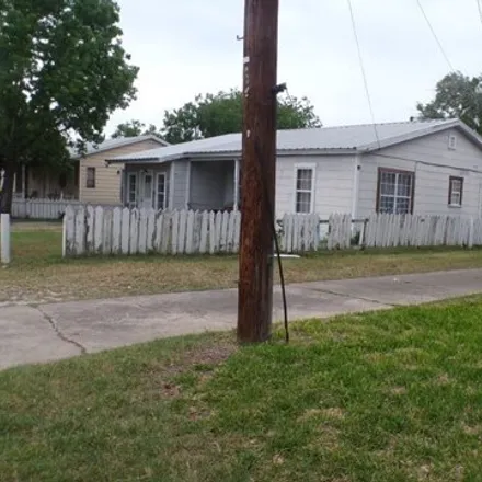 Image 5 - 1554 North Adams Street, Beeville, TX 78102, USA - House for sale