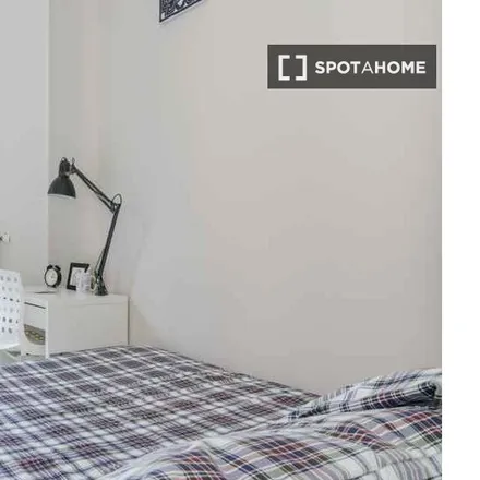 Rent this 5 bed room on Via Sulmona in 11/2, 20139 Milan MI