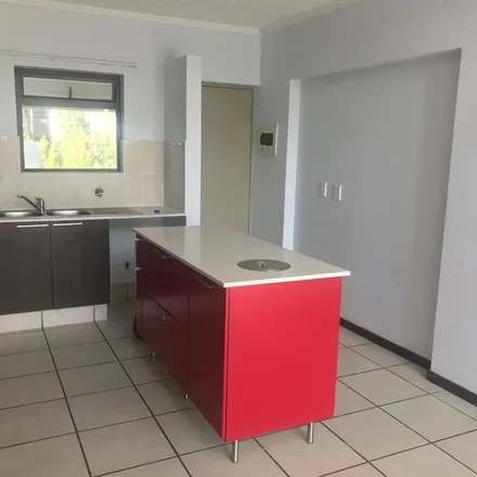 Image 1 - 12 Concourse Crescent, Paulshof, Sandton, 2062, South Africa - Apartment for rent