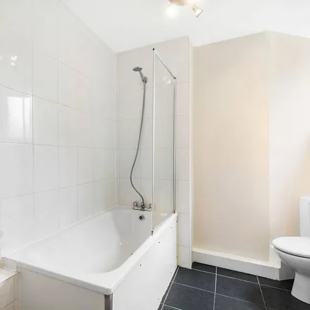 Image 2 - unnamed road, London, SW12 8DB, United Kingdom - Apartment for rent