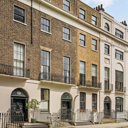 Rent this 5 bed townhouse on 15 Mecklenburgh Square in London, WC1N 2AD